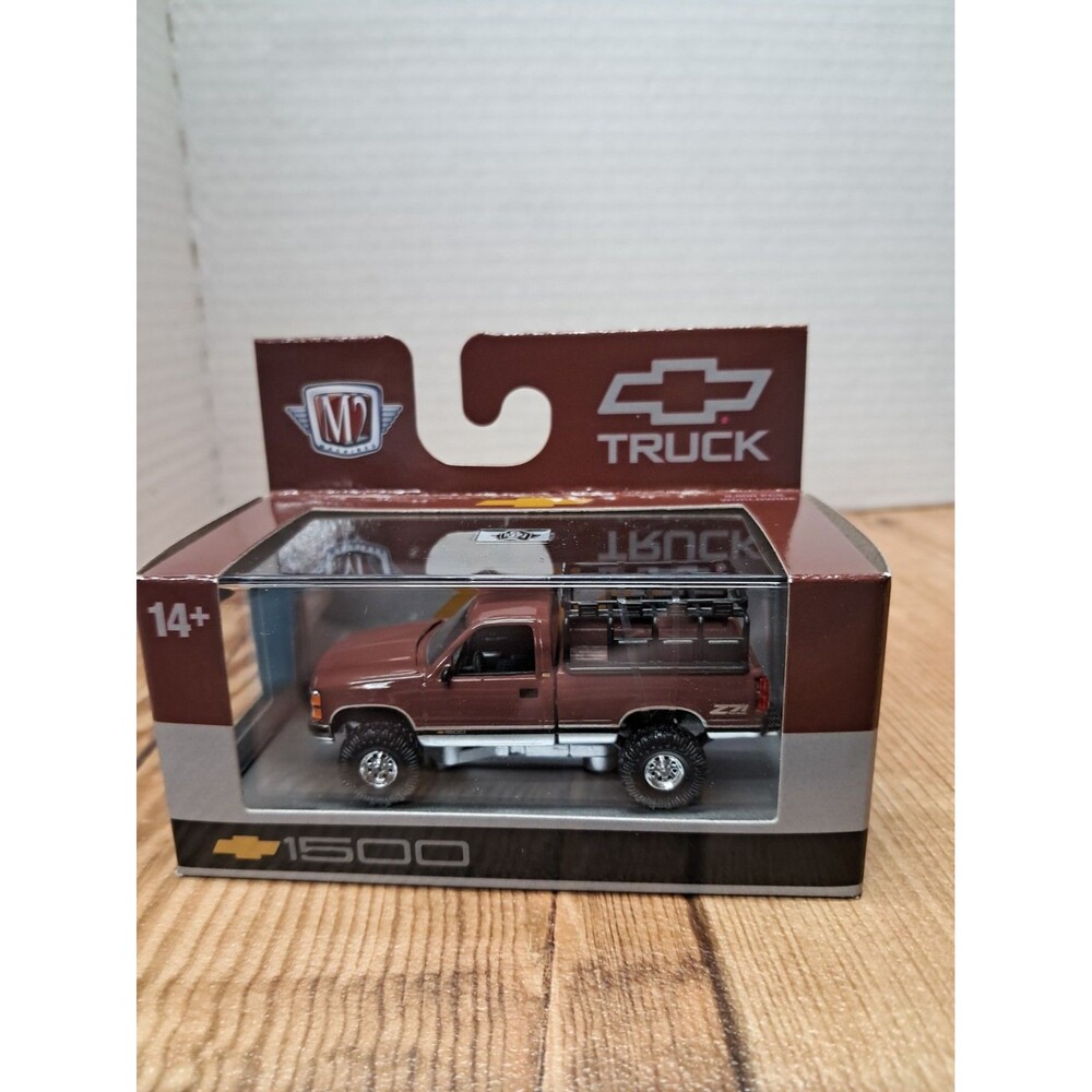M2 Machines 1:64 2000 Chevy Truck Chevrolet 1500 Z71 Brown Diecast Unopened